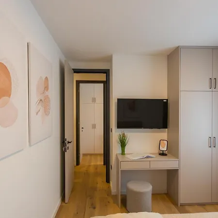 Апартаменты Cozy And Elegant *