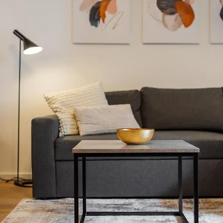 Cozy And Elegant Lägenhet