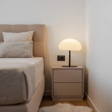 Cozy And Elegant Lägenhet